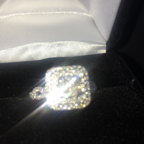 Diamond engagement ring - Picture 5 of 6